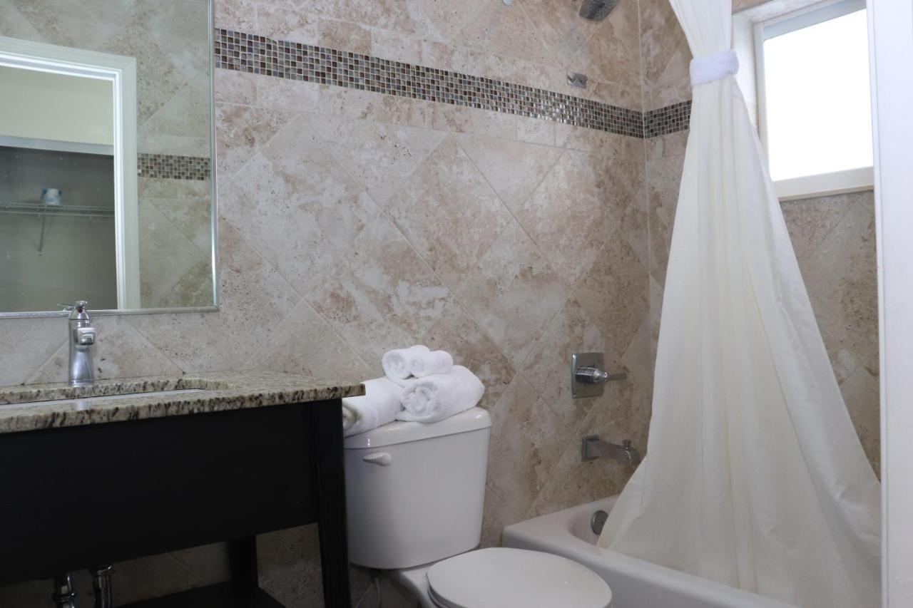 Curtis Inn & Suites Голлівуд Екстер'єр фото