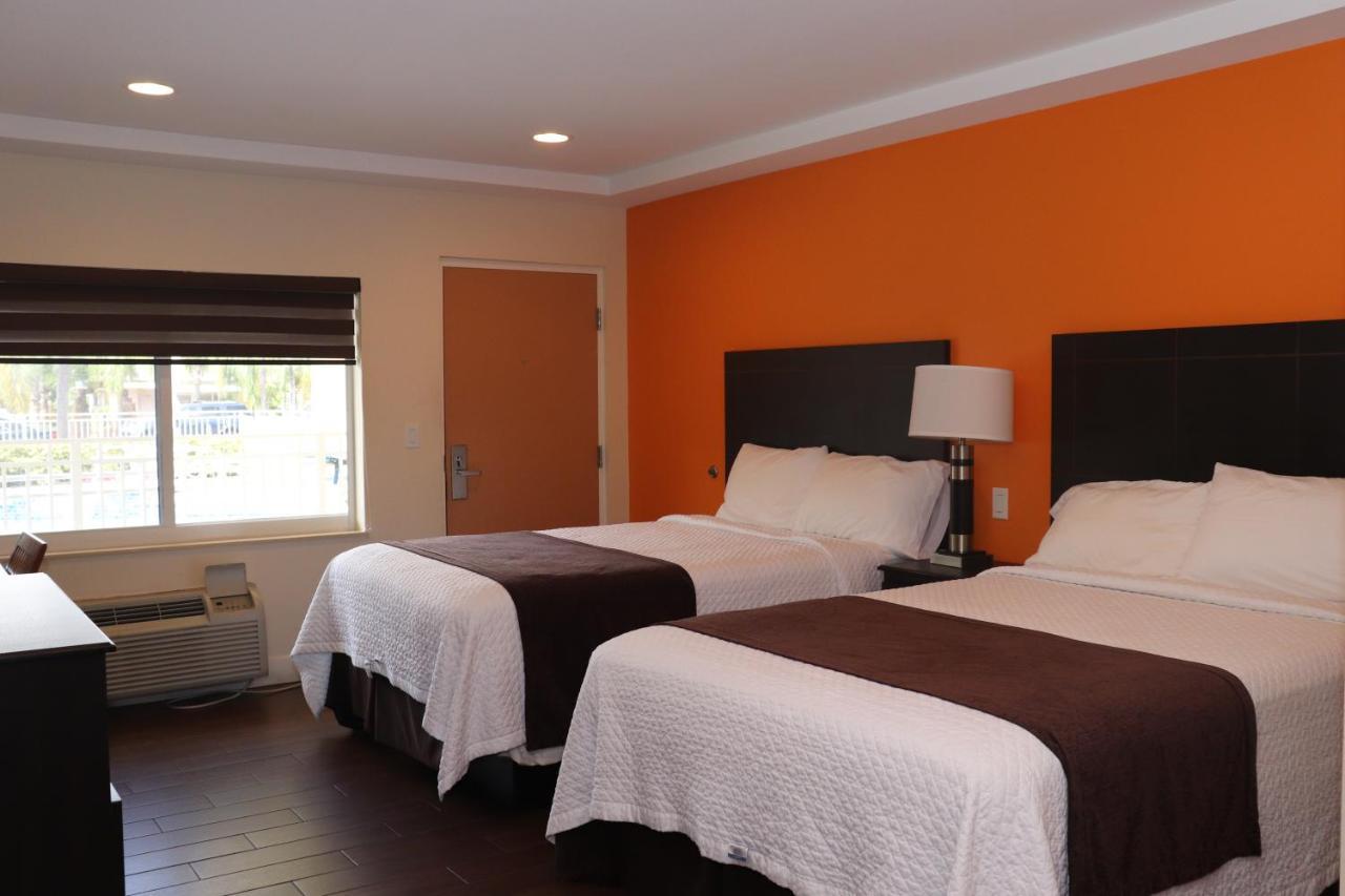 Curtis Inn & Suites Голлівуд Екстер'єр фото