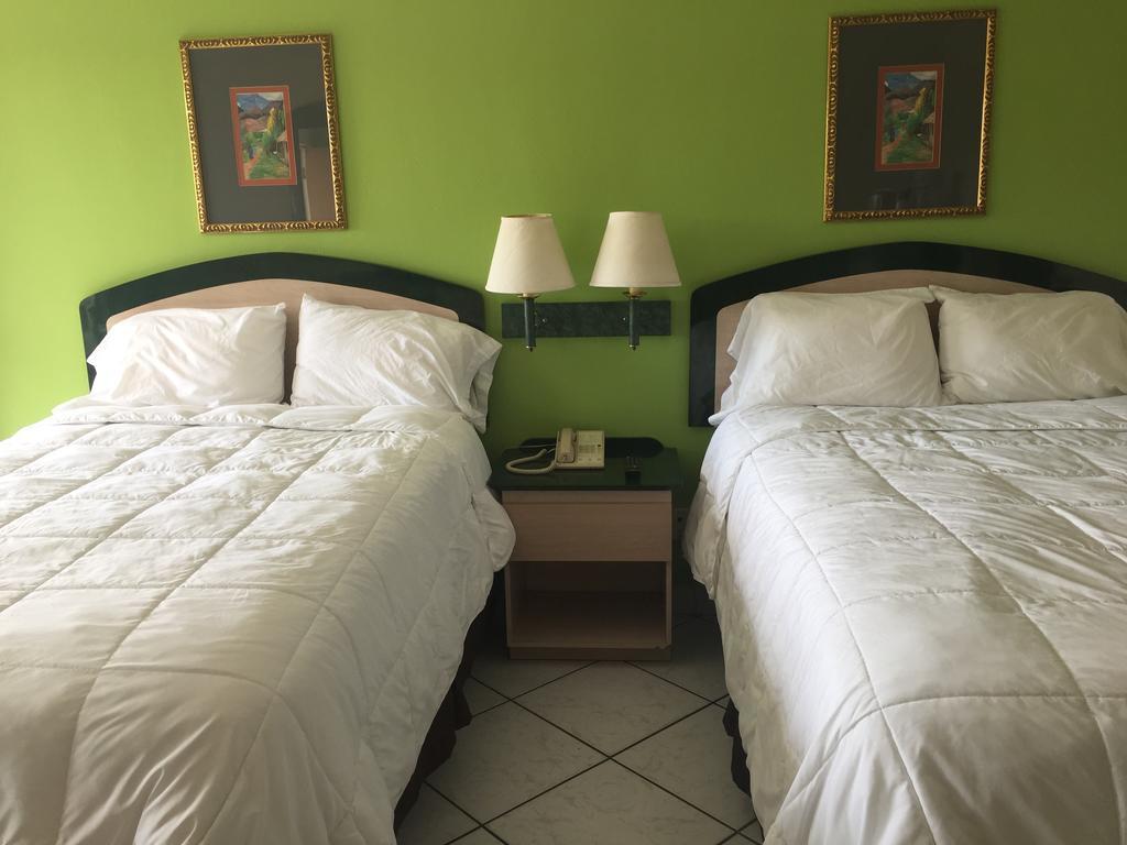 Curtis Inn & Suites Голлівуд Екстер'єр фото